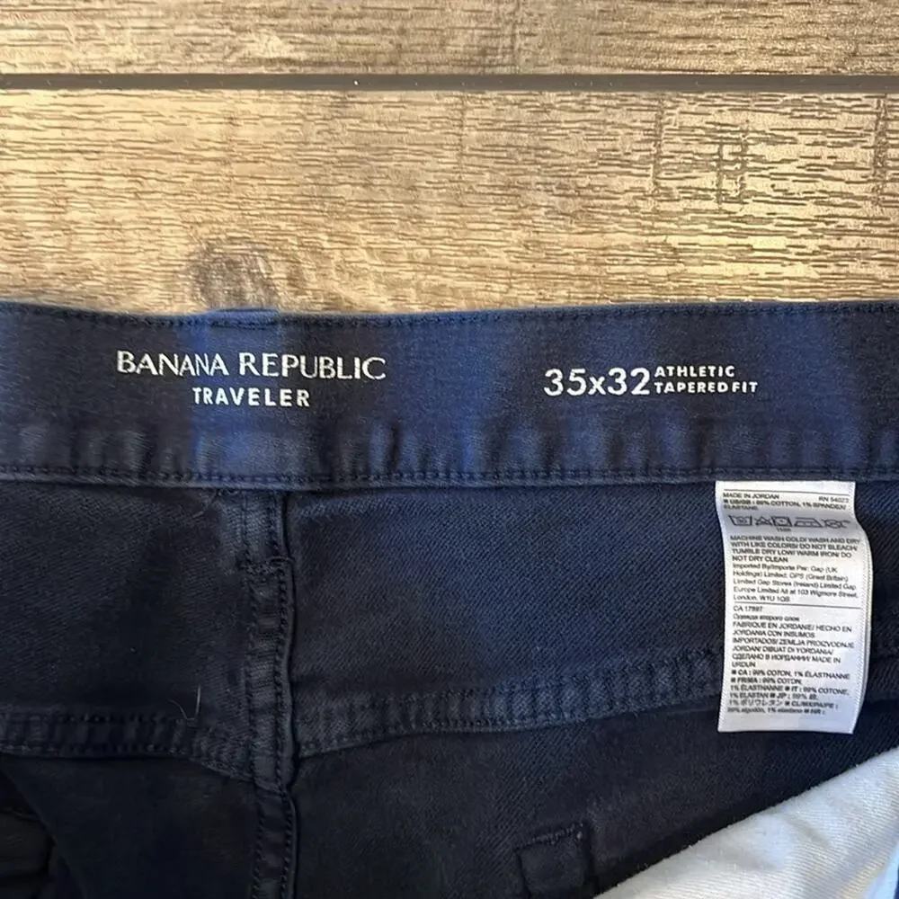 Banana Republic Men's Navy Travelers Athletic Tapered Fit Size 35x32